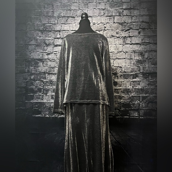 Higher State Two Piece Skirt Set - Picture 4 of 5